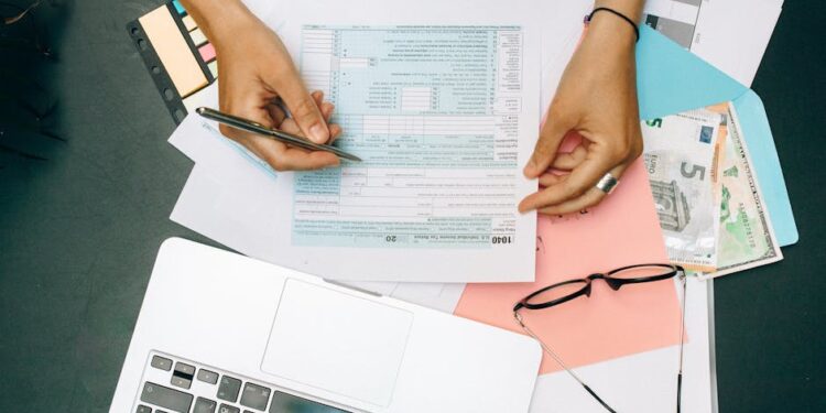 Featured image for: How to Review and Adjust Your Budget Monthly